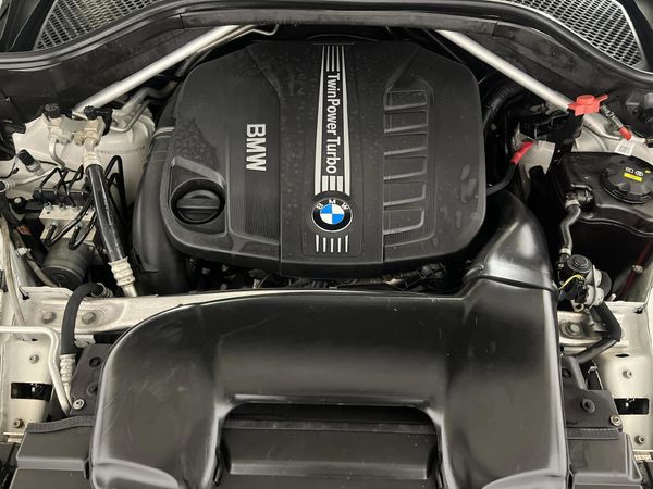2015-BMW-X5-xDrive40d-M-Sport-Auto image:12
