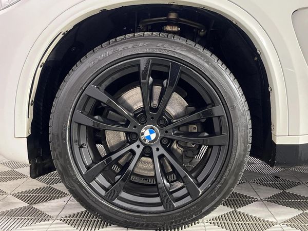 2015-BMW-X5-xDrive40d-M-Sport-Auto image:4