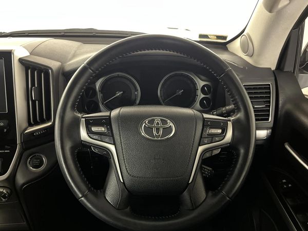 2019-Toyota-Land-Cruiser-200-45-D-V8-VX-R-Auto image:10
