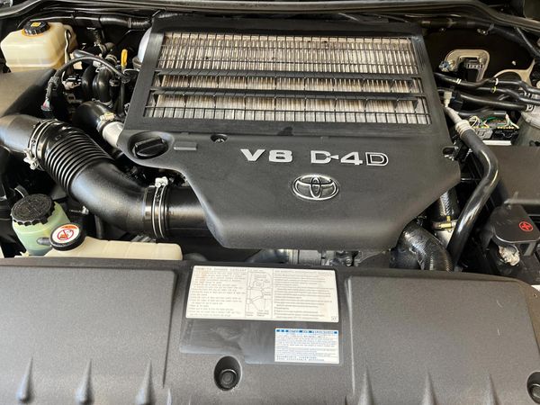 2019-Toyota-Land-Cruiser-200-45-D-V8-VX-R-Auto image:11