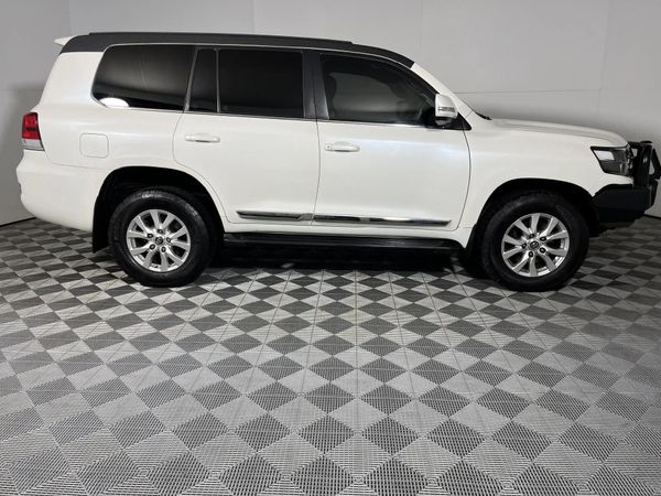 2019-Toyota-Land-Cruiser-200-45-D-V8-VX-R-Auto image:15