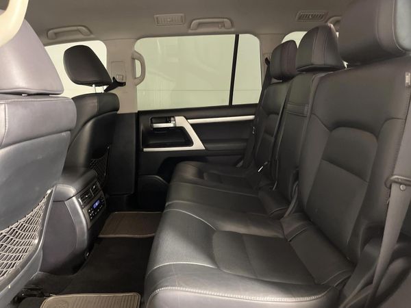 2019-Toyota-Land-Cruiser-200-45-D-V8-VX-R-Auto image:2