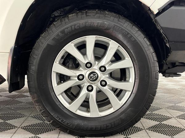 2019-Toyota-Land-Cruiser-200-45-D-V8-VX-R-Auto image:4