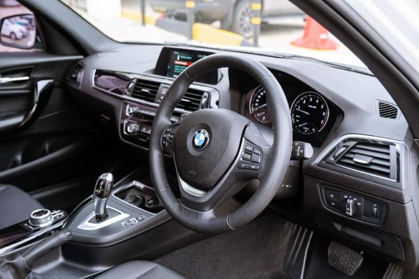 2018-BMW-1-Series-120i-5-dr-Auto image:9