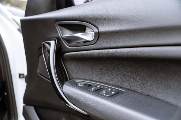 2018-BMW-1-Series-120i-5-dr-Auto image:15