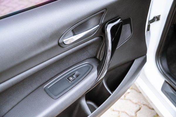 2018-BMW-1-Series-120i-5-dr-Auto image:16