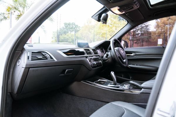 2018-BMW-1-Series-120i-5-dr-Auto image:7