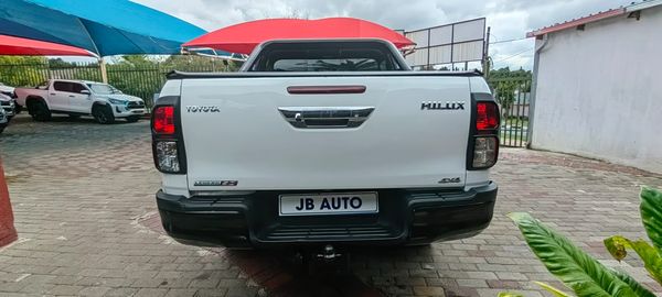 2016-Toyota-Hilux-28-GD-6-Raider-4x4-Double-Cab-Auto image:9