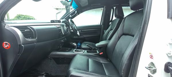 2016-Toyota-Hilux-28-GD-6-Raider-4x4-Double-Cab-Auto image:24