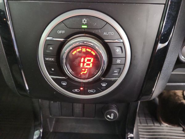 2021-Isuzu-D-Max-300-LX-Auto-Double-Cab image:16