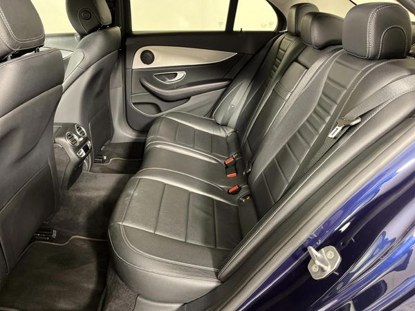 2016-Mercedes-Benz-E-Class-E-350d-Exclusive image:3