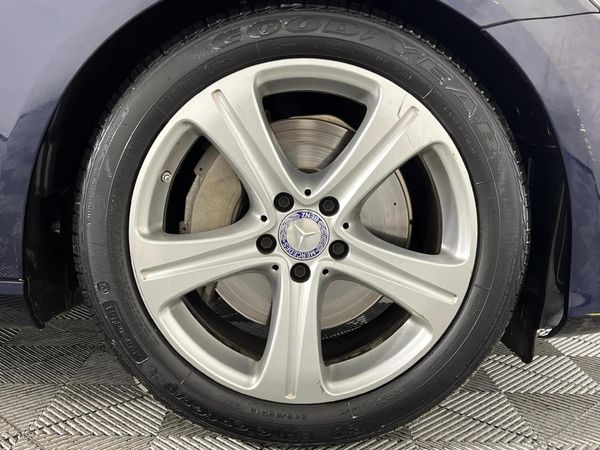 2016-Mercedes-Benz-E-Class-E-350d-Exclusive image:5