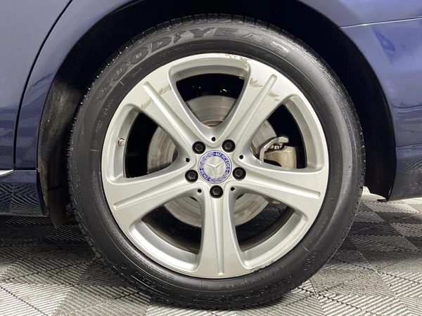 2016-Mercedes-Benz-E-Class-E-350d-Exclusive image:6