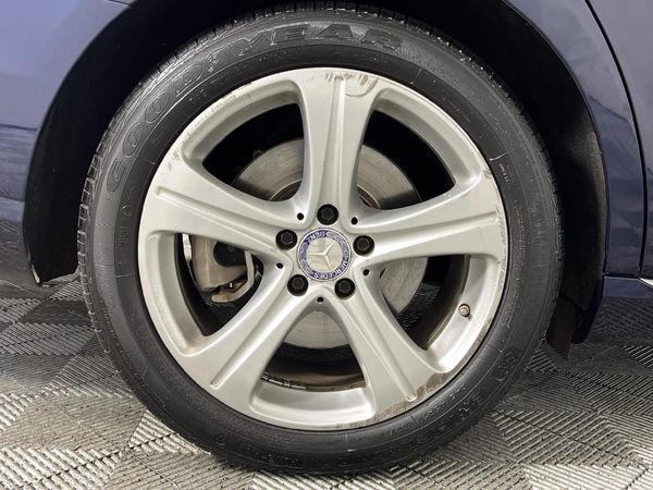 2016-Mercedes-Benz-E-Class-E-350d-Exclusive image:7