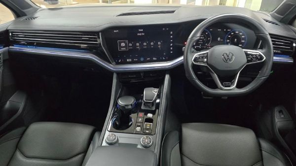 2025-Volkswagen-Touareg-V6-TDI-R-Line image:1