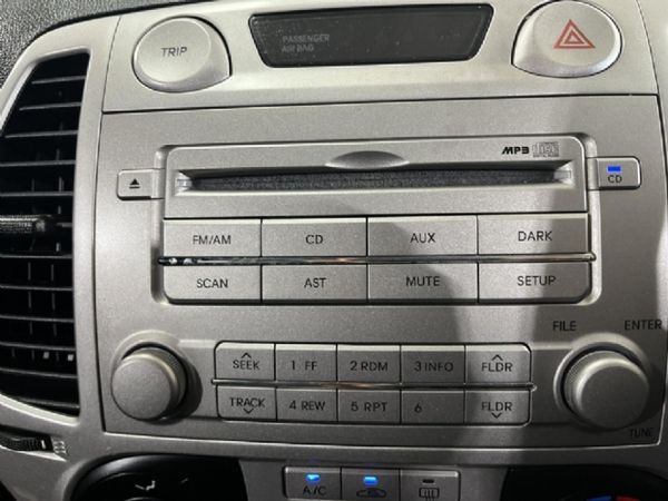 2010-Hyundai-i20-16 image:10