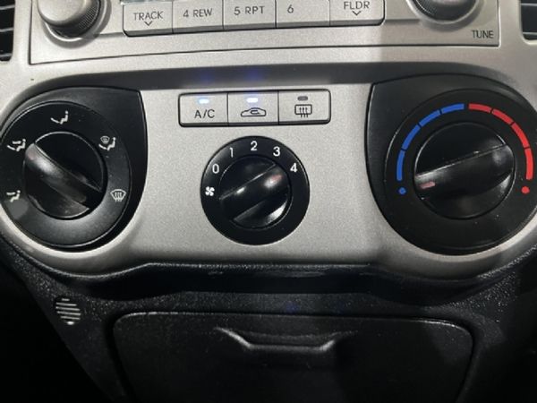 2010-Hyundai-i20-16 image:12