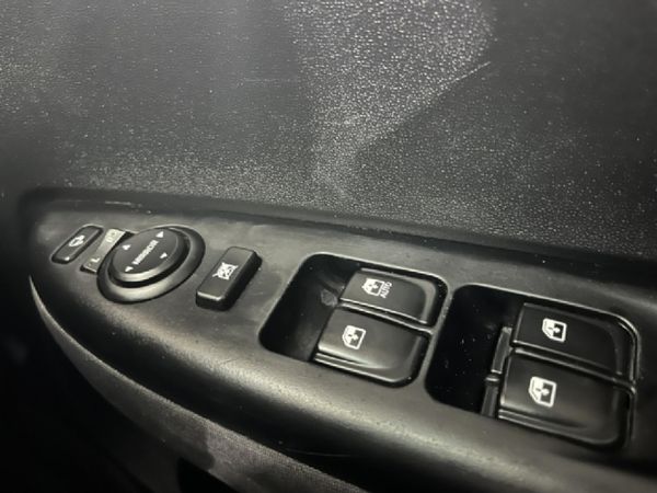 2010-Hyundai-i20-16 image:16