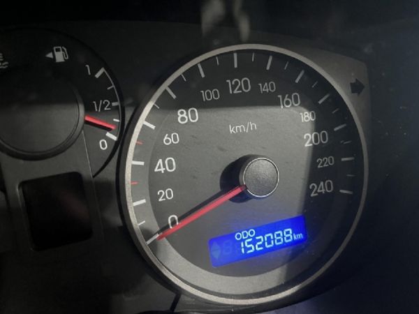 2010-Hyundai-i20-16 image:17