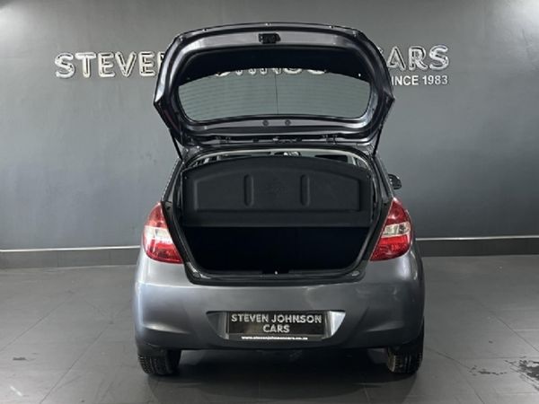 2010-Hyundai-i20-16 image:4