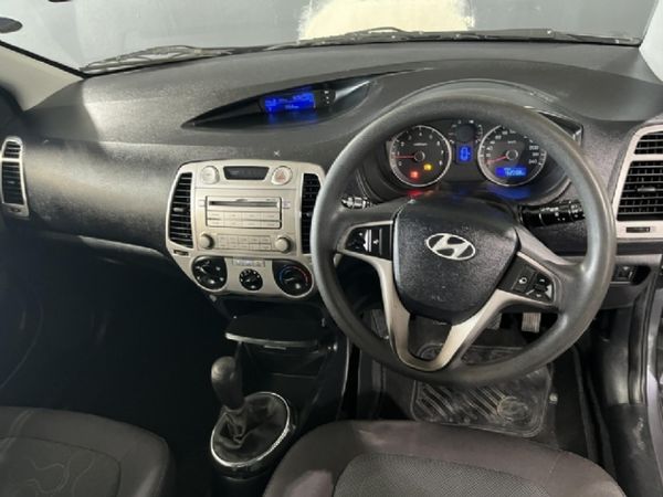 2010-Hyundai-i20-16 image:5