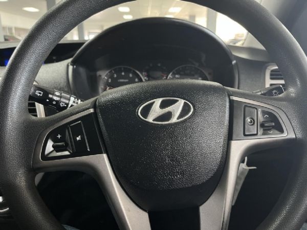 2010-Hyundai-i20-16 image:6