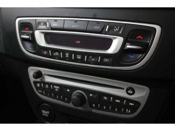 2012-Renault-Megane-III-CC-14TCe-GT-Line image:10