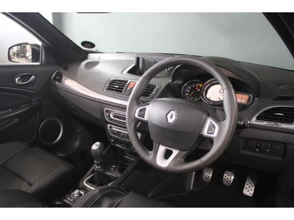 2012-Renault-Megane-III-CC-14TCe-GT-Line image:4