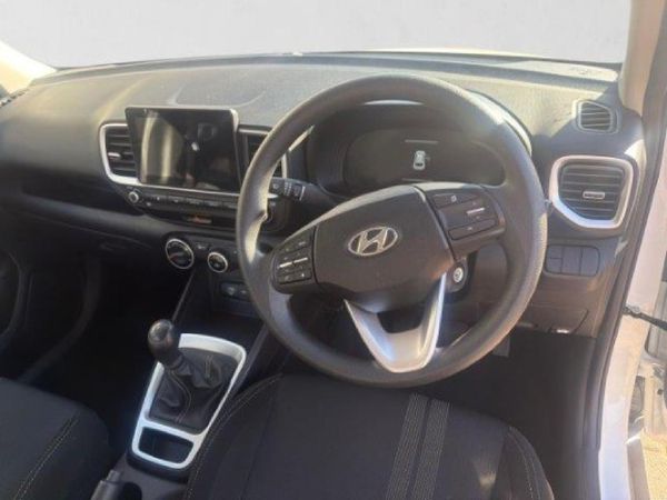 2026-Hyundai-Venue-12-Motion image:14