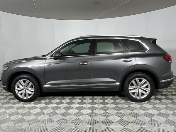 2019-Volkswagen-Touareg-30-TDI-V6-Luxury image:19
