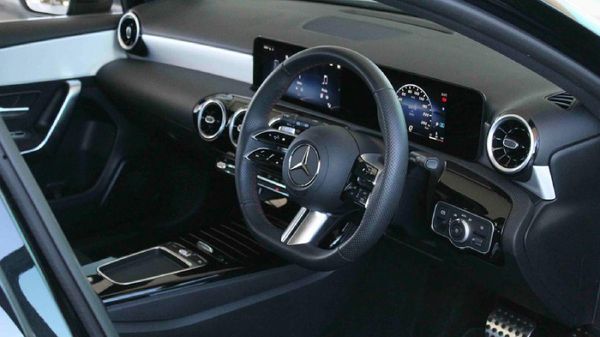 2025-Mercedes-Benz-A-Class-A-200-Auto image:9