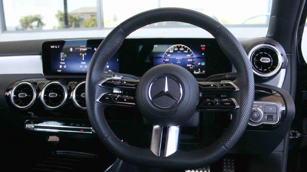 2025-Mercedes-Benz-A-Class-A-200-Auto image:12