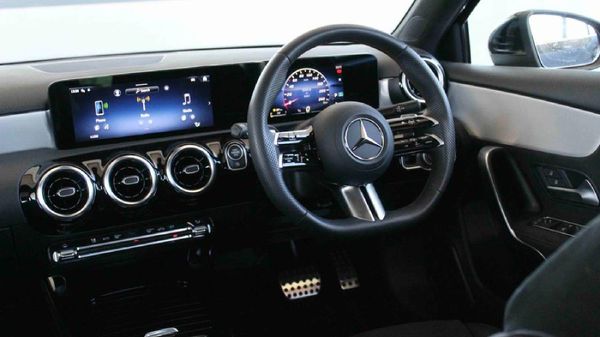 2025-Mercedes-Benz-A-Class-A-200-Auto image:15