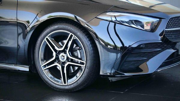 2025-Mercedes-Benz-A-Class-A-200-Auto image:4