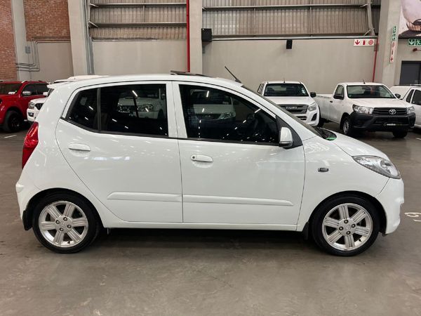 2013-Hyundai-i10-125-Glide image:1