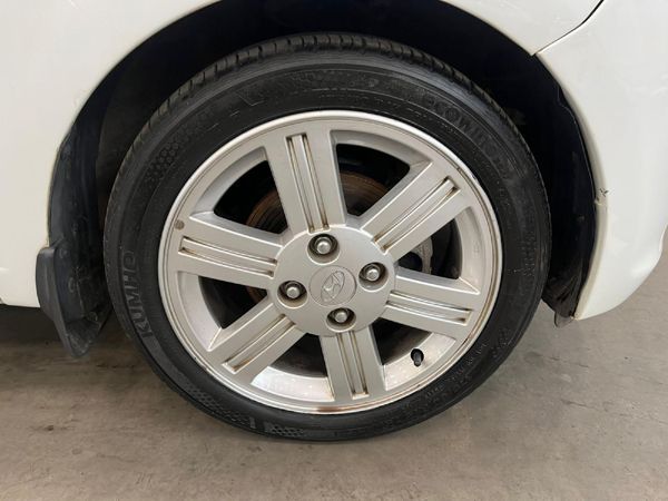 2013-Hyundai-i10-125-Glide image:7