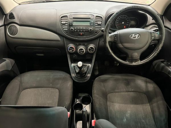 2013-Hyundai-i10-125-Glide image:8