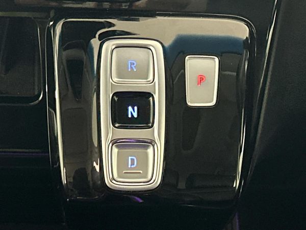 2022-Hyundai-Staria-22d-Luxury-Auto image:10