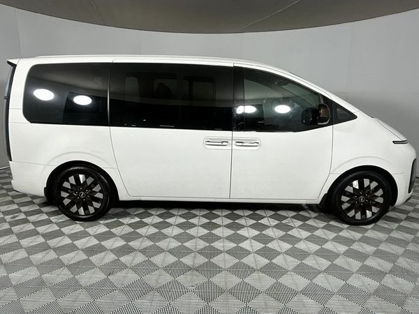 2022-Hyundai-Staria-22d-Luxury-Auto image:18