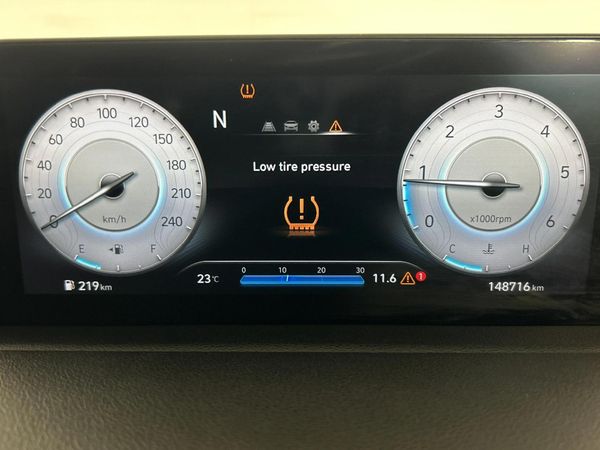 2022-Hyundai-Staria-22d-Luxury-Auto image:2