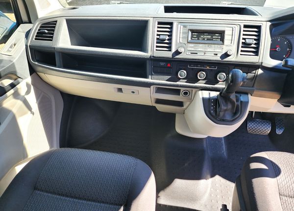 2020-Volkswagen-Kombi-20-TDI-Auto-103kW-Trendline image:10
