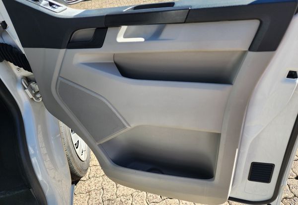 2020-Volkswagen-Kombi-20-TDI-Auto-103kW-Trendline image:4