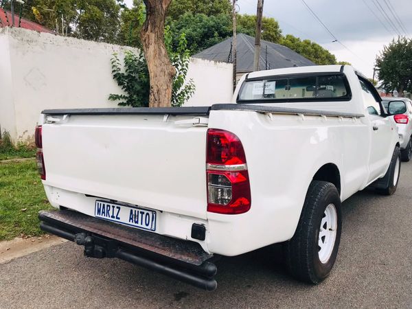 2014-Toyota-Hilux-20-VVTi-Single-Cab image:4