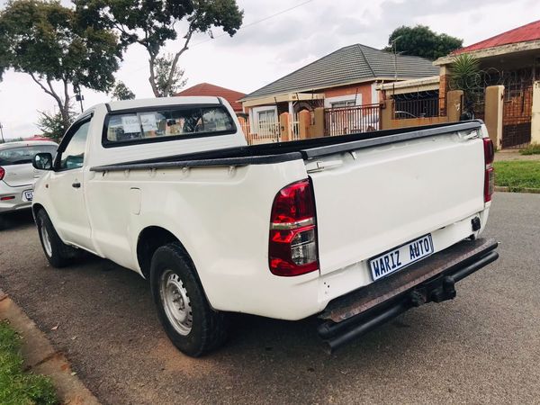 2014-Toyota-Hilux-20-VVTi-Single-Cab image:8