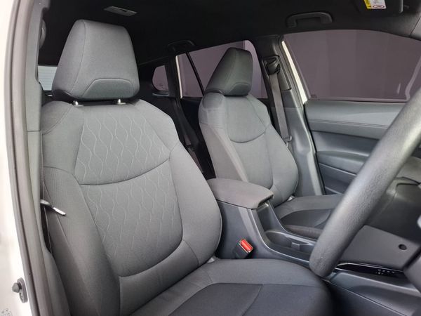 2023-Toyota-Corolla-Cross-18-XI image:10