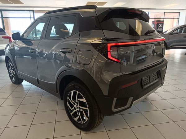 2026-Mahindra-XUV-3XO-12T-AX5 image:4