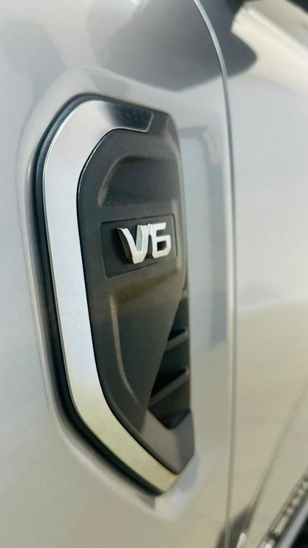 2024-Ford-Everest-30D-V6-Platinum-AWD-Auto image:2