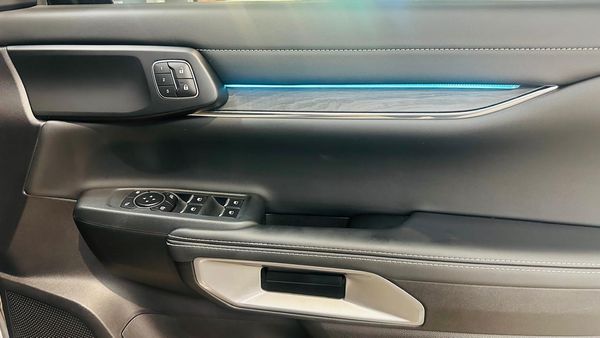 2024-Ford-Everest-30D-V6-Platinum-AWD-Auto image:4