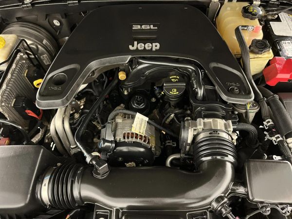 2019-Jeep-Wrangler-Unlimited-Rubicon-36-V6 image:12