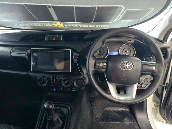 2018-Toyota-Hilux-24-GD-6-Raised-Body-SRX-Extended-Cab image:14